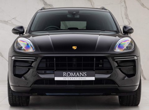 Porsche Macan TURBO PDK 18