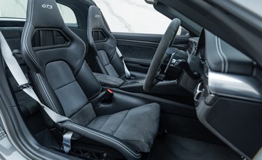 Porsche 911 Targa 4 GTS (991.2) 18