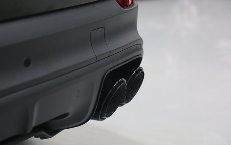 Porsche Cayenne V6 Platinum Edition - PTS Colour and Incredible Specification 13
