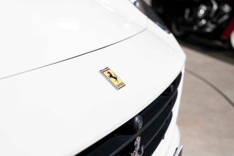 Ferrari California T. MAGNERIDE SUSPENSION. BESPOKE INTERIOR. TWO-TONE BODYWORK. CARPLAY. 52