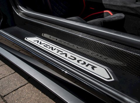 Lamborghini Aventador S LP740-4 Roadster 24