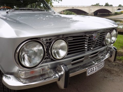 Alfa Romeo GT 1300 Junior 7
