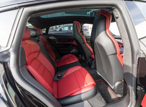 Porsche Taycan Turbo S 16