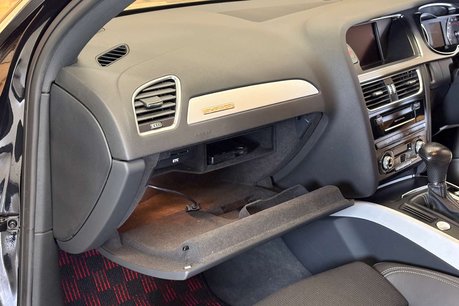 Audi A4 2.0 TFSI S line Estate 5dr Petrol S Tronic quattro Euro 5 (s/s) (211 ps) 53