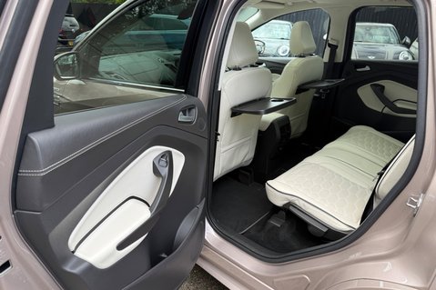 Ford Kuga VIGNALE TDCI AUTO - MILANO GRIGIO PAINT - PAN ROOF -APPEARANCE PACK 28