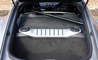 Porsche Cayman GT4 17