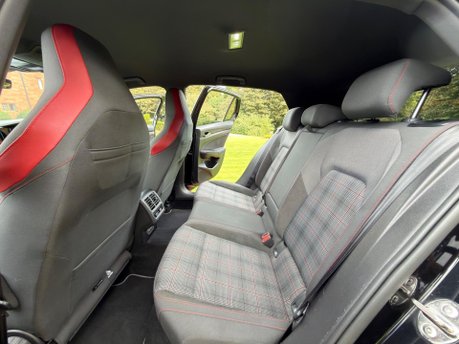 Volkswagen Golf GTI TSI DSG 14