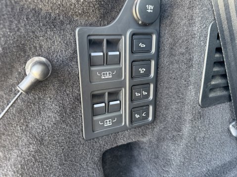 Land Rover Discovery SDV6 HSE LUXURY 35