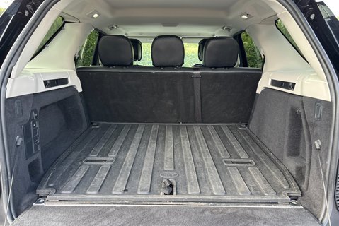 Land Rover Discovery D300 HSE Panel Van - Rear Seat Conversion / Black Pack 12