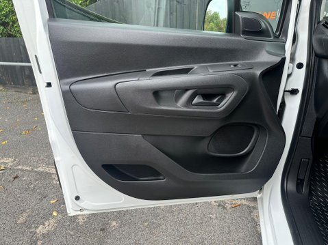 Peugeot Partner BLUEHDI PROFESSIONAL PREMIUM L1 21