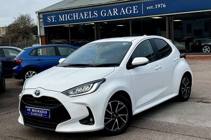 Toyota Yaris 1.5 Yaris Design HEV CVT 5dr