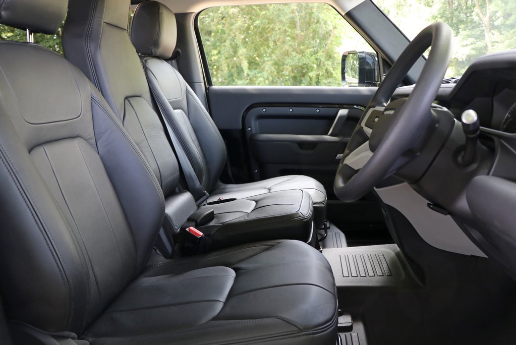 Defender 90 Commercial 9