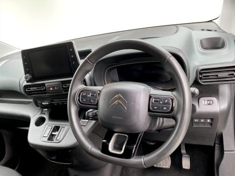 Citroen Berlingo 50kWh Flair XTR M MPV 5dr Electric Auto (7.4kW Charger) (136 ps) Air Con - 13