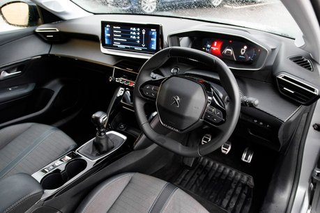 Peugeot 208 PURETECH ALLURE PREMIUM PLUS S/S