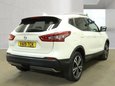 Nissan Qashqai 1.3 DIG-T N-Connecta Euro 6 (s/s) 5dr 8