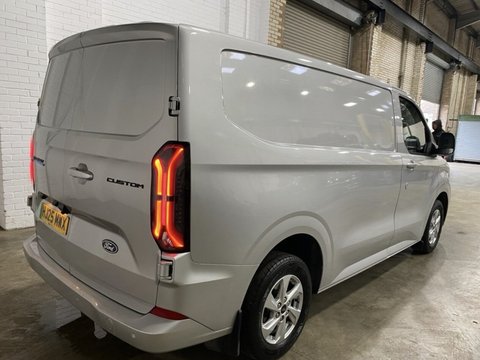 Ford Transit Custom 320 LIMITED L1H1 P/V 5
