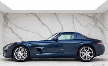 Mercedes-Benz SLS AMG 2