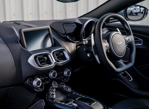 Aston Martin V8 Vantage 15