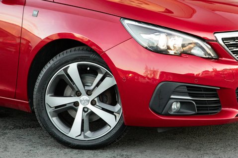 Peugeot 308 PURETECH S/S TECH EDITION 11