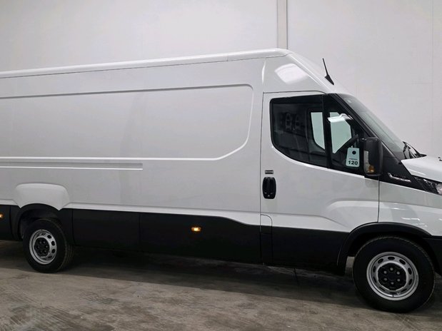 Iveco Daily IVECO DAILY 35S14 2.3 HIGH ROOF BUISNESS VAN 4100 HI-MATIC 3