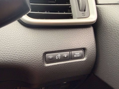 Nissan Qashqai 1.5 Qashqai N-Vision dCi 5dr 27