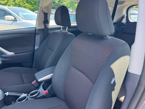 Toyota Verso 1.8 V-Matic TR Multidrive S Euro 5 5dr 28