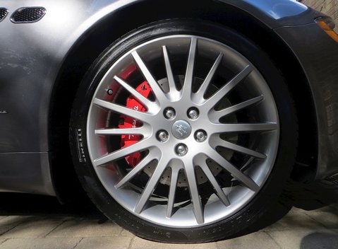 Maserati Quattroporte GTS 9