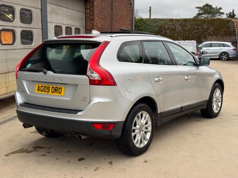 Volvo XC60 2.4 D5 SE Lux Geartronic AWD Euro 4 5dr 8