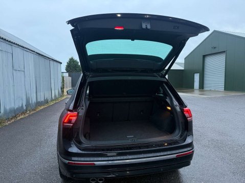 Volkswagen Tiguan 2.0 Tiguan R-Line Tech TSi 4Motion Semi-Auto 4WD 5dr 16
