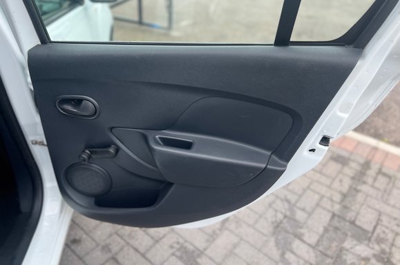 Dacia Logan ESSENTIAL 1.0 TCE ESTATE 30