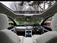 Jaguar F-Pace R-DYNAMIC BLACK 48