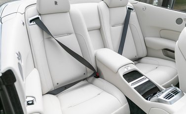 Rolls-Royce Dawn 16