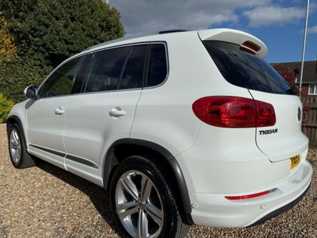 Volkswagen Tiguan 2.0 TDI BlueMotion Tech R-Line 4WD Euro 6 (s/s) 5dr 10