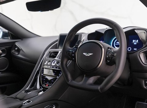 Aston Martin DBS Superleggera 9