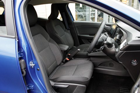 Renault Clio ICONIC TCE 33