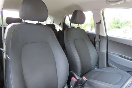 Hyundai i10 1.0 Play Hatchback 5dr Petrol Manual Euro 6 (67 ps) 8