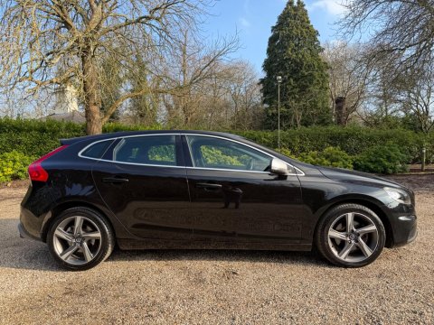 Volvo V40 2.0 T3 R-Design Nav Euro 6 (s/s) 5dr 8