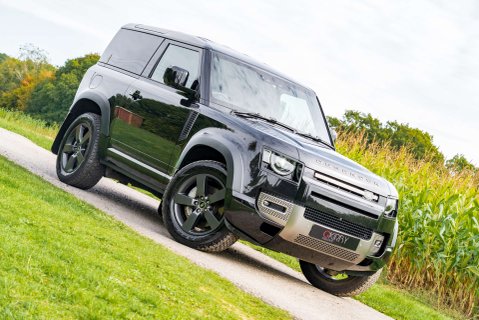 Land Rover Defender D300 X-Dynamic HSE Hard Top 19