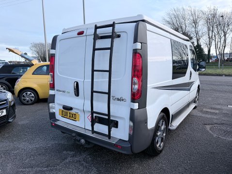 Renault Trafic SL29 DCI CAMPER CONVERSION 6