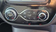 Renault Captur 1.2 TCe ENERGY Dynamique S Nav SUV 5dr Petrol EDC Euro 6 (s/s) (120 ps) 32