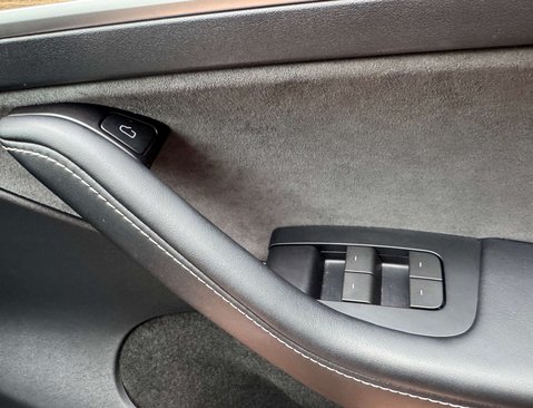 Tesla Model Y ModeL Y Long Range AWD 4WD 5dr 36