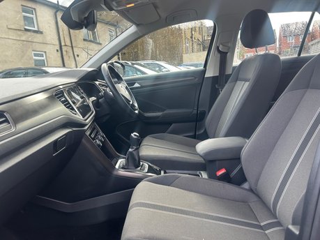 Volkswagen T-Roc SE TSI 12