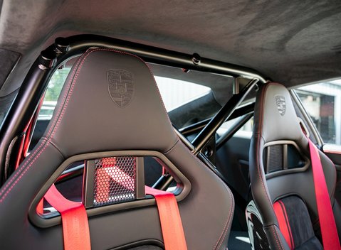 Porsche 911 GT3 (991.2) 13