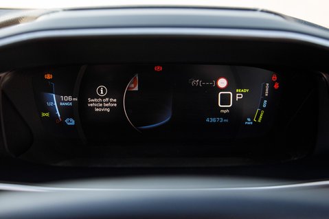 Peugeot 208 GT PREMIUM 15