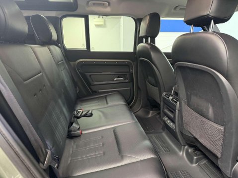 Land Rover Defender 3.0 D250 MHEV S Hard Top SUV 5dr Diesel Auto 4WD MWB Euro 6 (s/s) (250 ps) 44