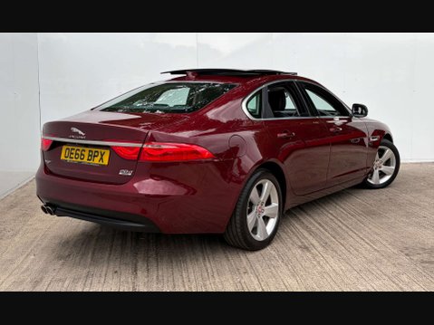 Jaguar XF 2.0 XF Portfolio D AWD Auto 4WD 4dr 27