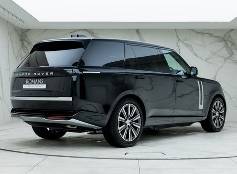 Land Rover Range Rover P460e Autobiography LWB 3