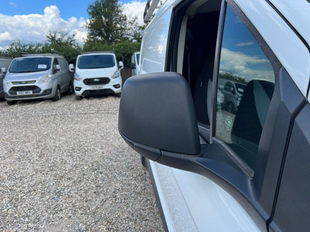 Ford Transit Connect LWB L2H1 Low Roof Air Con EURO 6 NO VAT 18