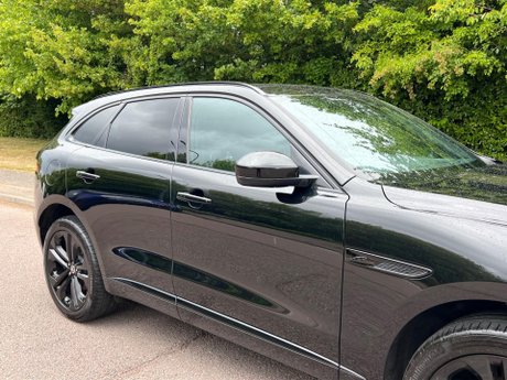 Jaguar F-Pace 2.0 D200 MHEV R-Dynamic HSE Black Auto AWD Euro 6 (s/s) 5dr 8