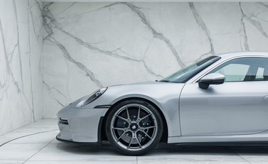 Porsche 911 GT3 Touring (992) 24